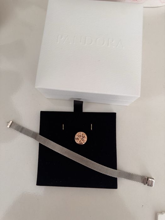 Pandora браслет и шарм