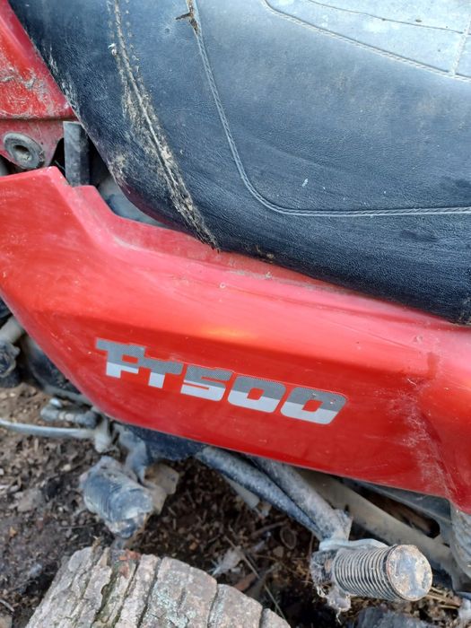 Motocicletă Honda FT500 (roșie)