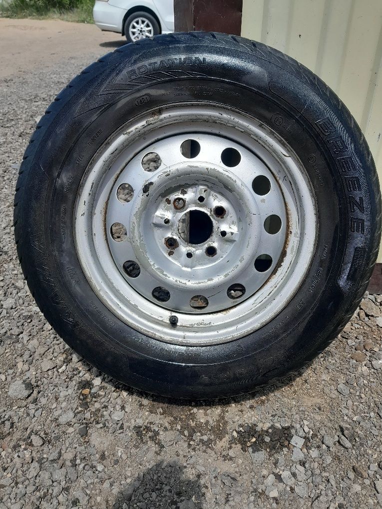 Продам колесо 185/ 70 14