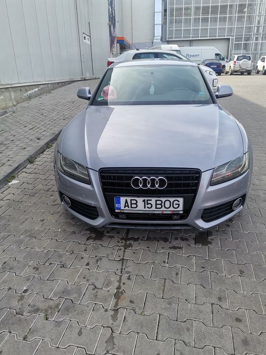 Vând Audi A5 coupe