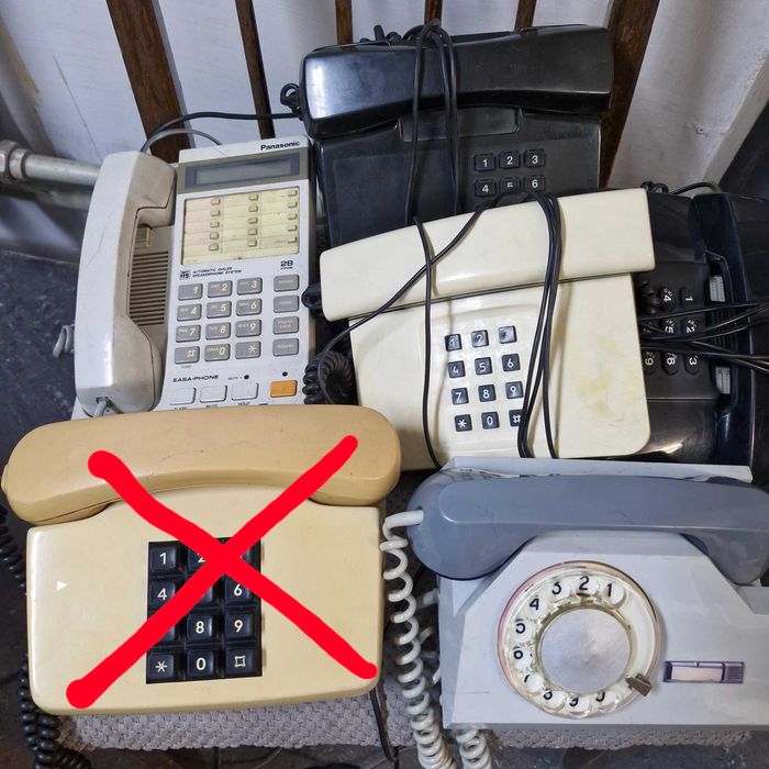 Телефонные аппараты ретро.