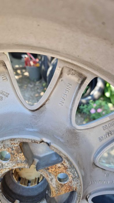NISSAN Джанти със зимни гуми 205/55/16 6J×16  ET45  4×114,3