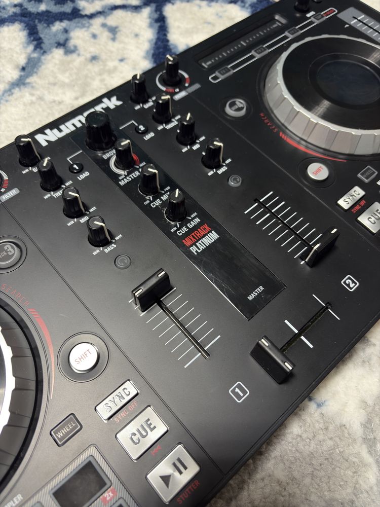 Vand Numark Mixtrack Platinum