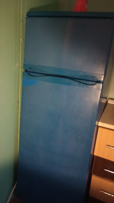 Vand frigider cu congelator