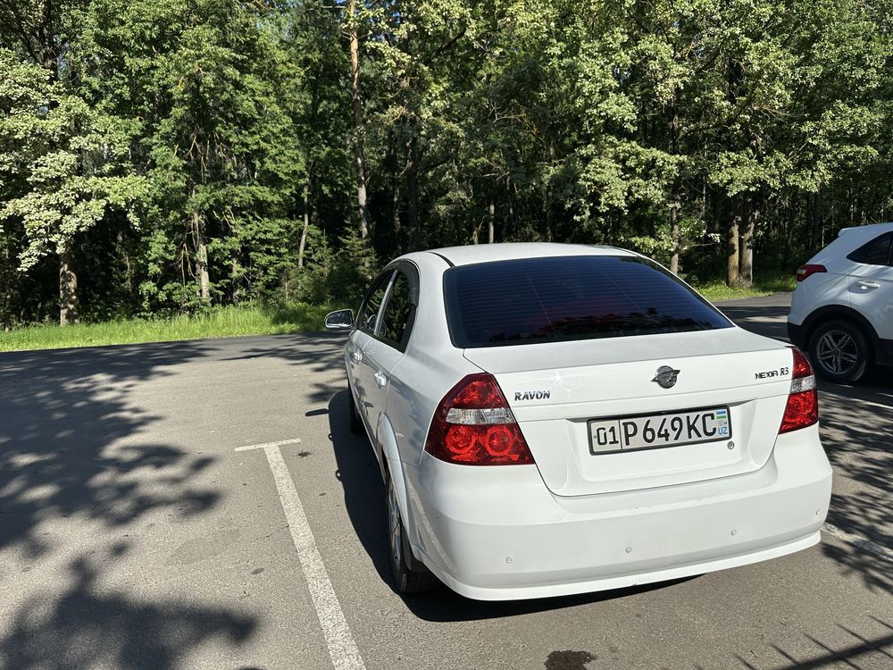 Продается Нексия 3 ( 4 позиция) 55.000 пробег. Белый цвет.
