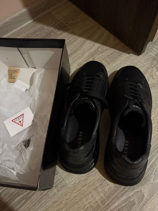 Мъжки обувки Guess