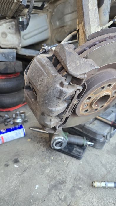 Etrier dreapta față Mercedes GL x164 3.0 cdi v6