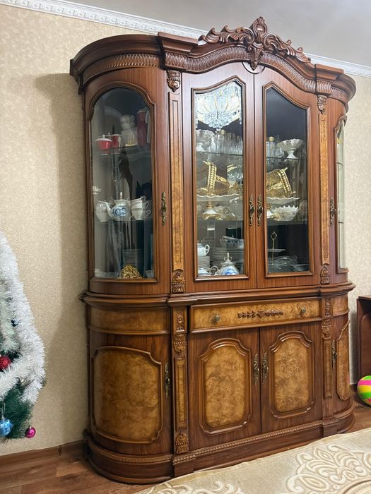 Горка и трюмо с зеркалом