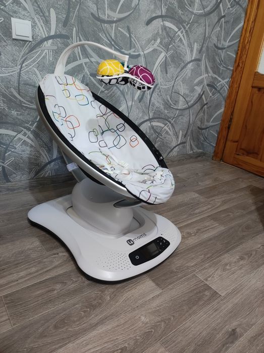 Шезлонг качеля с рождения, очень удобная