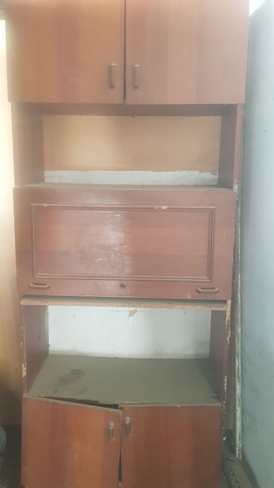 Eski shkaflar sotiladi