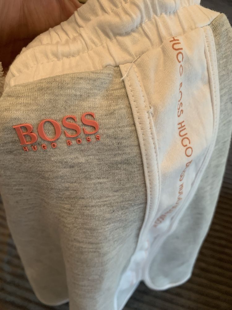 Fusta marca Hugo Boss noua cu eticheta