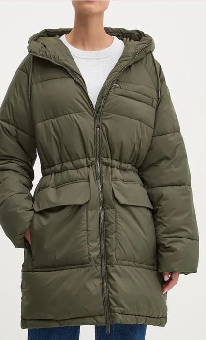 Ново Дамско Дълго Яке Tommy Jeans
в зелено зимен модел DW0DW18842