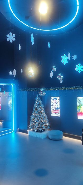 Снежинки  из пенопласта