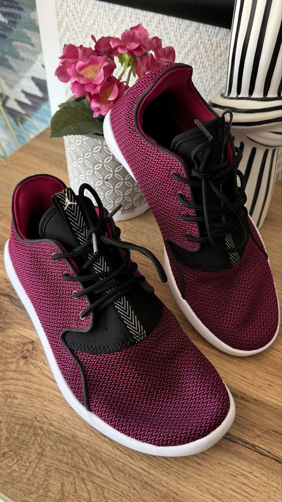 Нови дамски маратонки Air Jordan номер 37.5