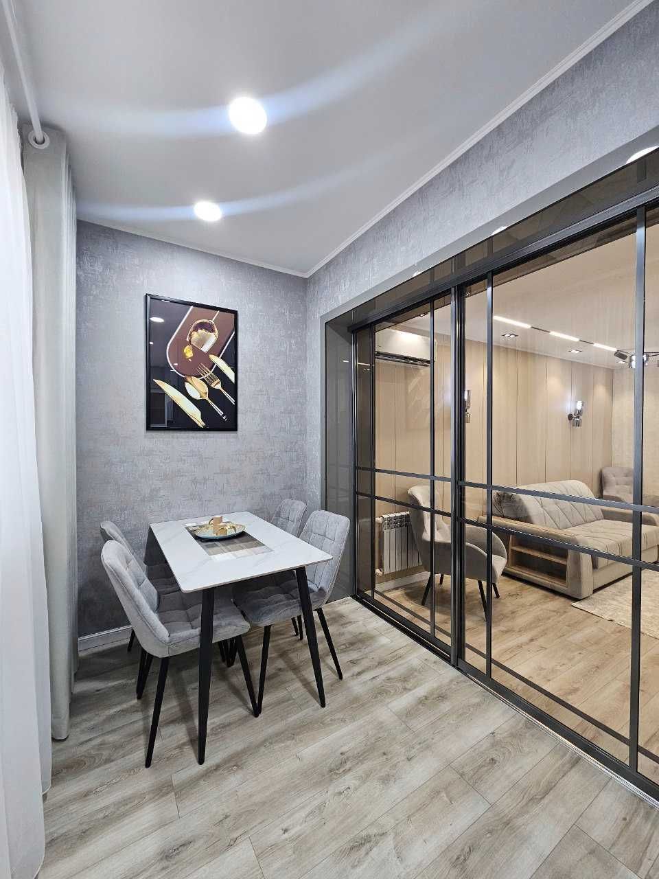 Адрес: Ц-6, метро Минор, ресторан LALI (На Небе Площадь: 70 м²;