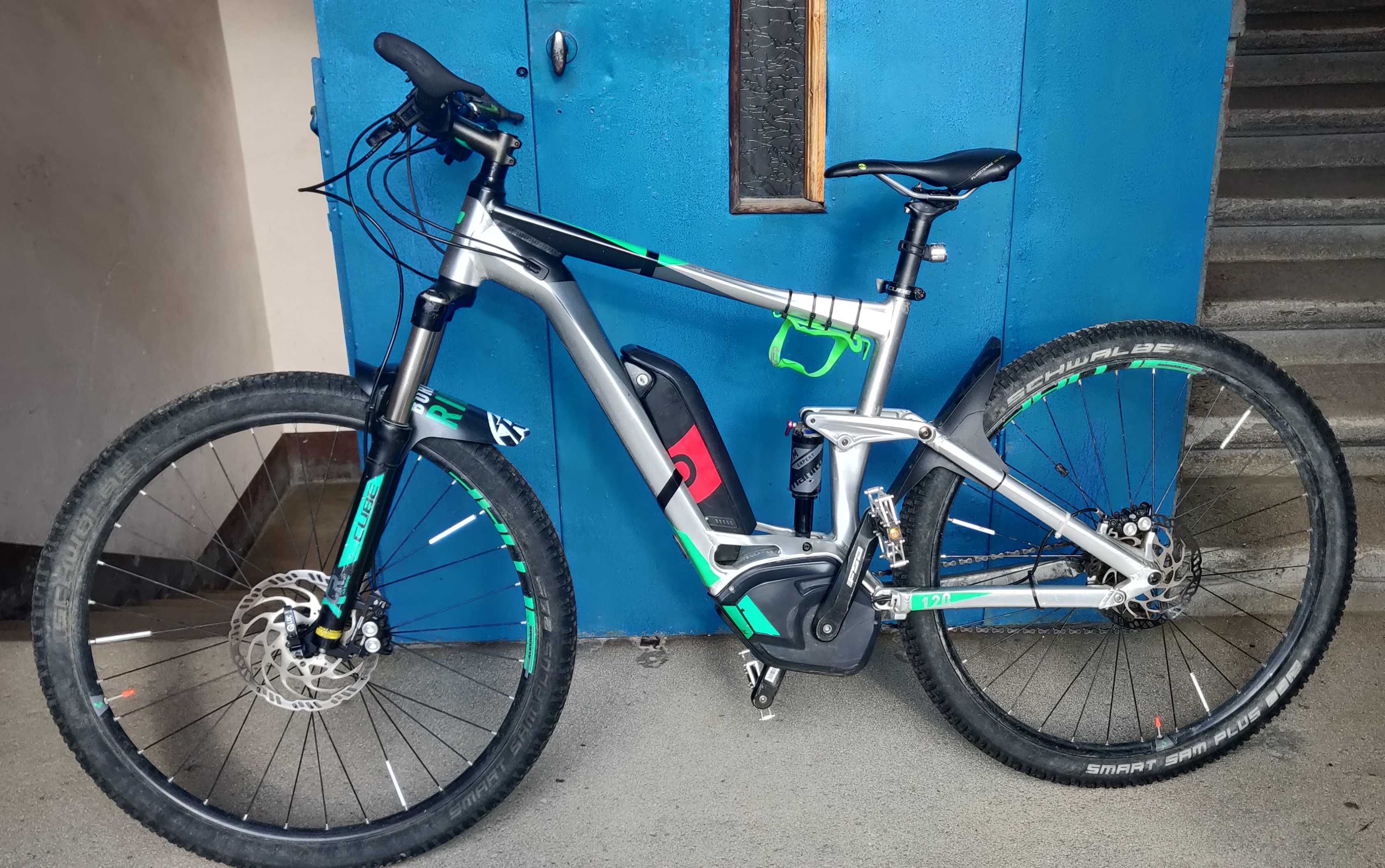 Vând bicicletă electrică fullsuspension Cube Stereo Hybrid 120 One.