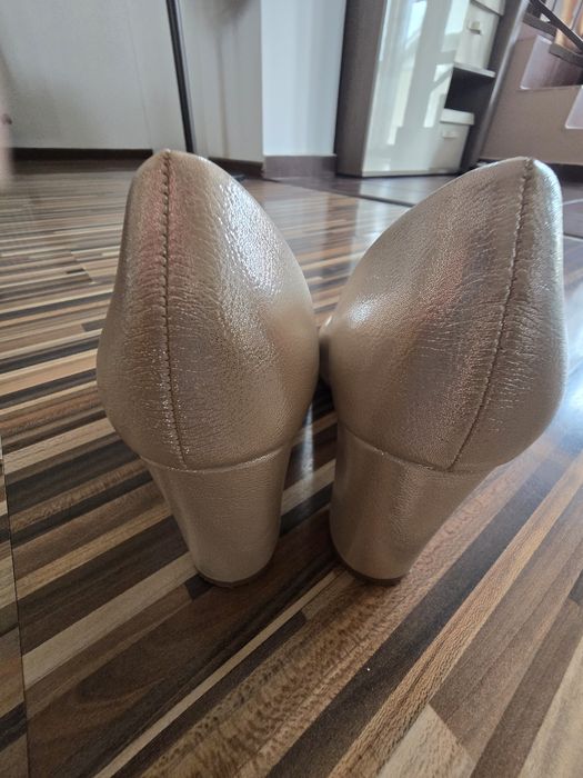 Pantofi  eleganti