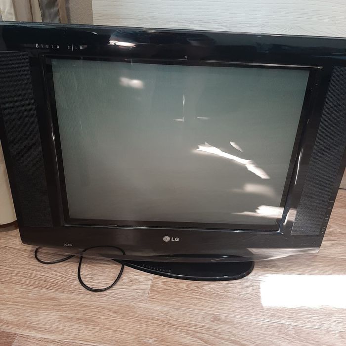 Продам Телевизор LG