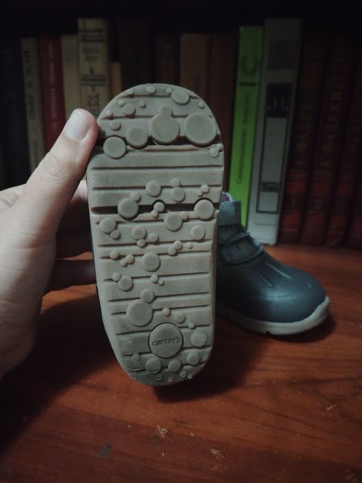 Продам детские ботиночки