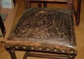 Firma restaurez tapițerie din piele antica baroc Chesterfield