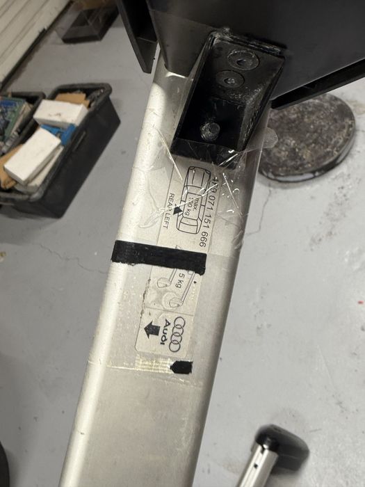 Греди за Ауди А6 ц6 оригинални