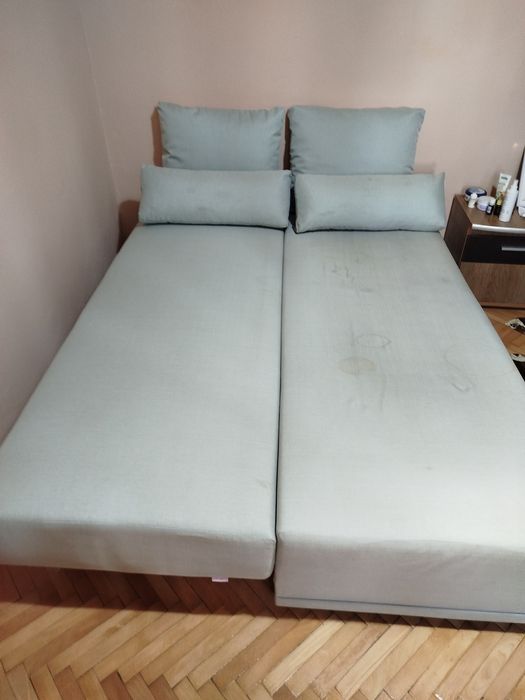Canapea extensibila cu loc depozitare
