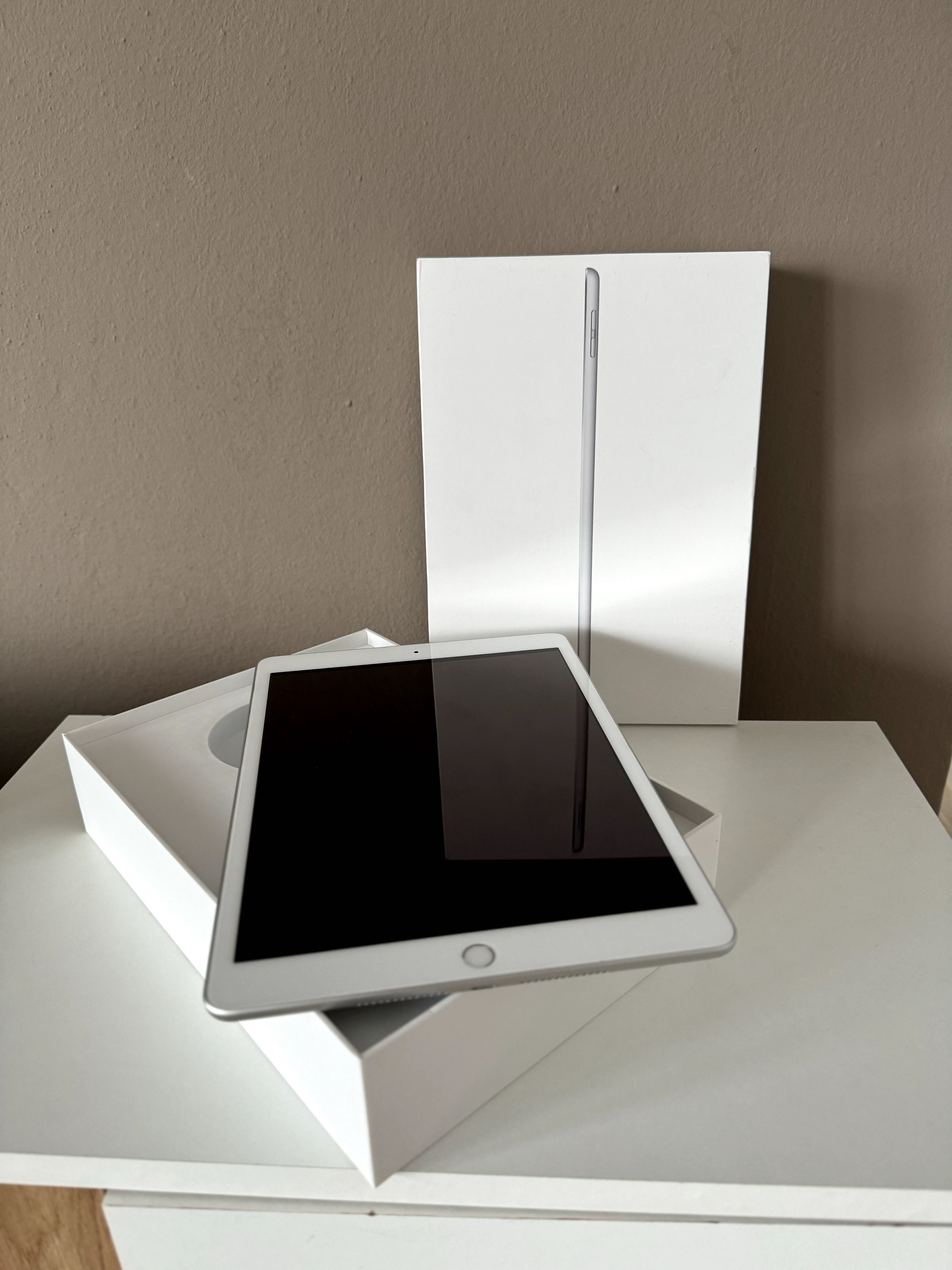 iPad (7th Gen) Silver Wi-Fi 32Gb