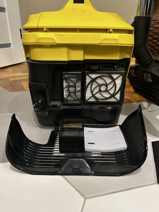 Прахосмукачка KÄRCHER DS 5.800 – С ВОДЕН ФИЛТЪР