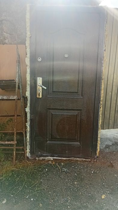 Продам дверь входной