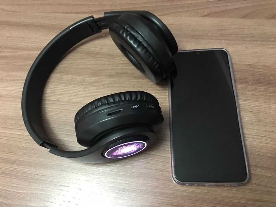 Обмен на айфон 11,12 +наушники,чехол,шнуры для наушников