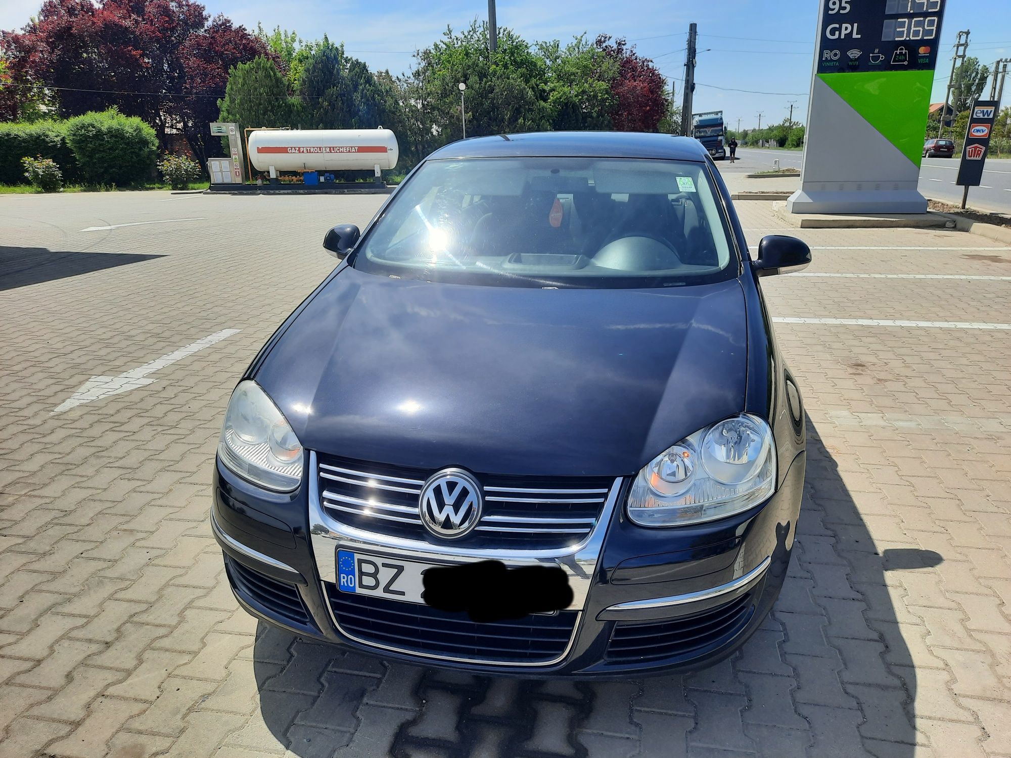 Vând vw Jetta 1.9 tdi