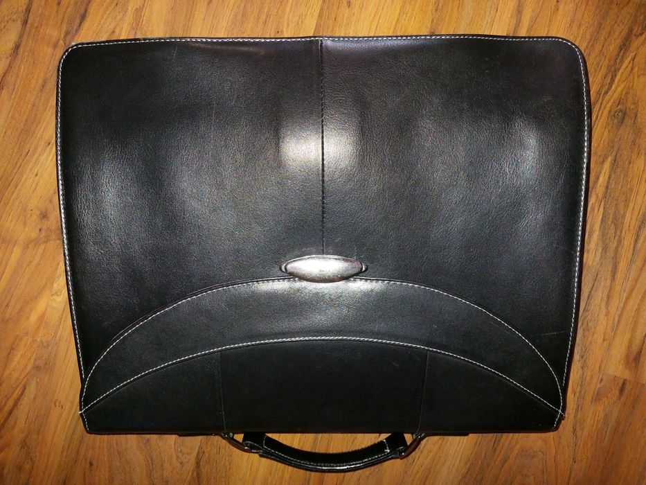 Продам портфель для ноутбуков, кожа,  брэндовый Targus