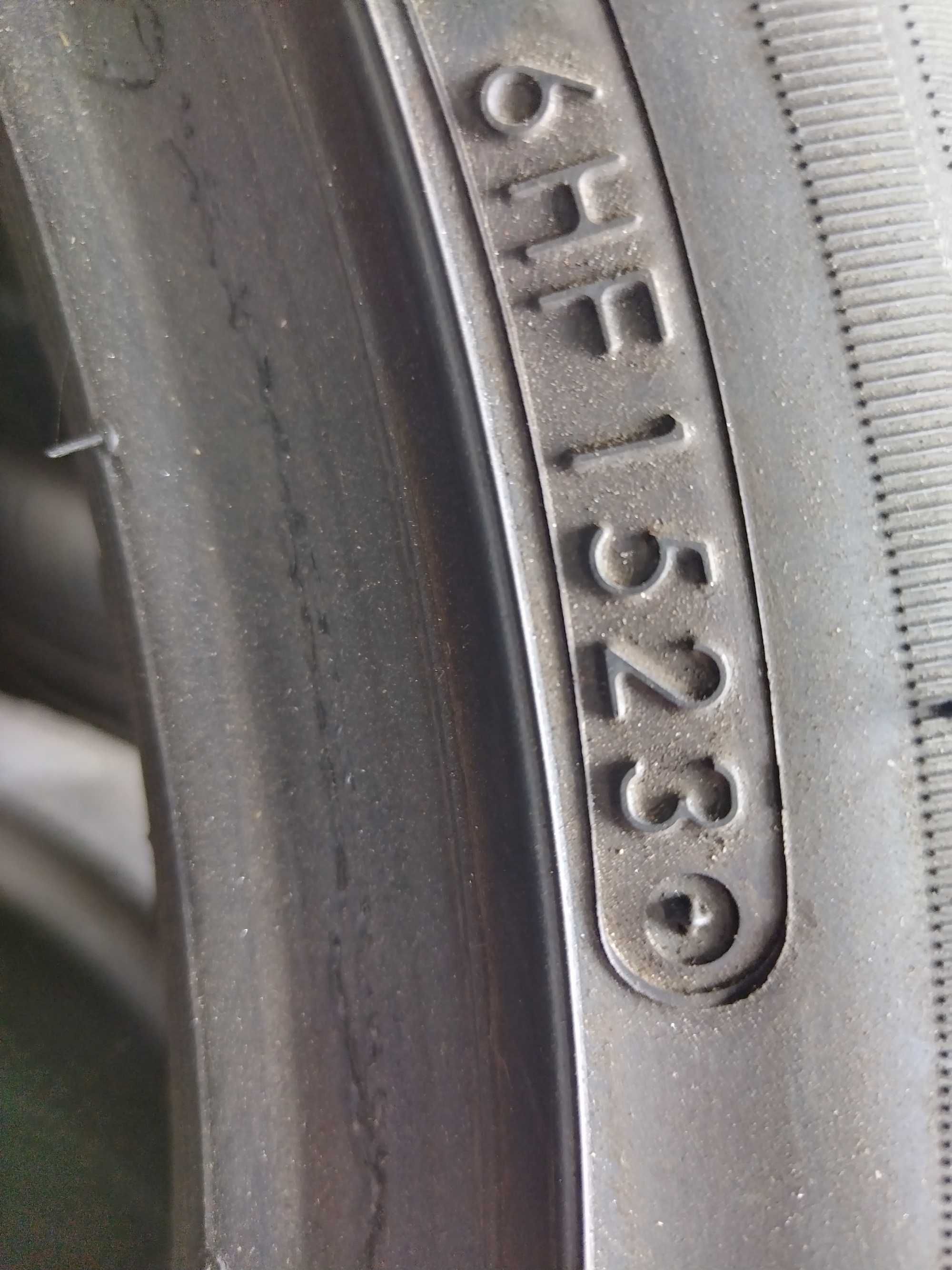 215/45/18 TOYO 4бр 23г.