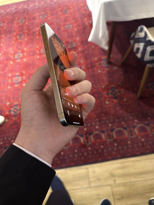 Iphone 15 pro max sotiladi ideal xolatda xich qatti almashmagan