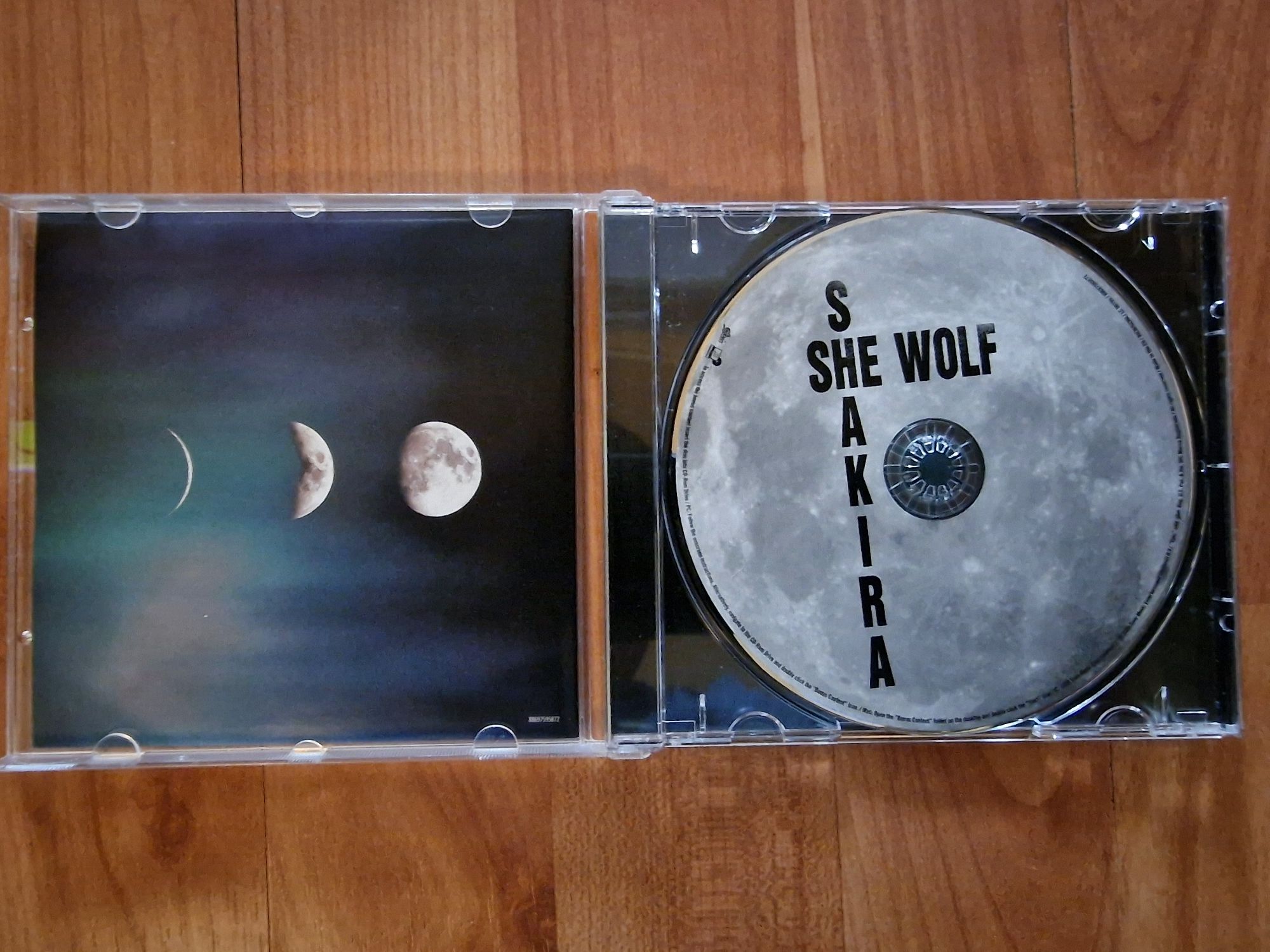 CD Muzica : Shakira - She Wolf (2009)