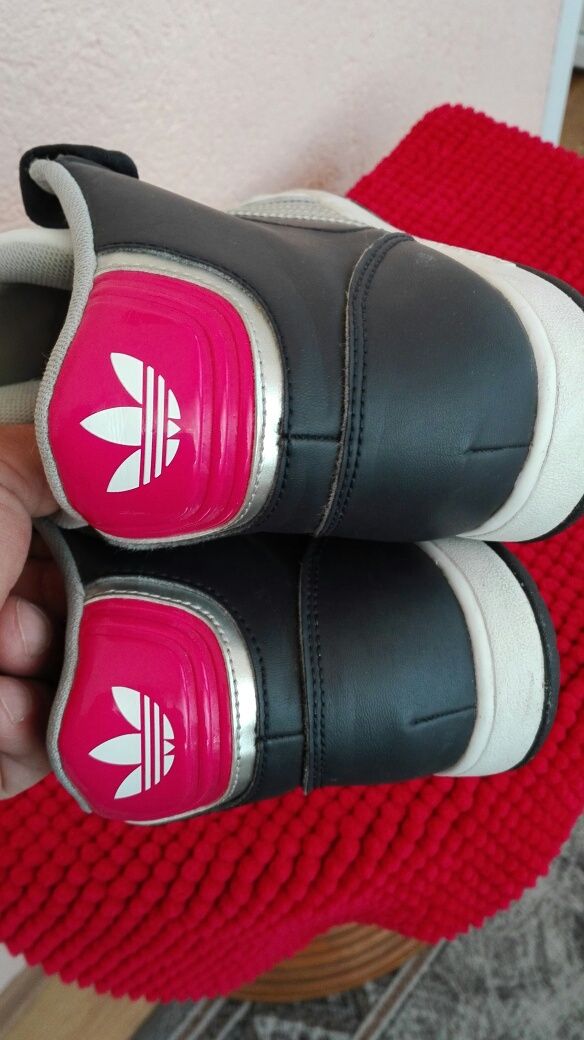 Bascheti Adidas nr 38,5 damă