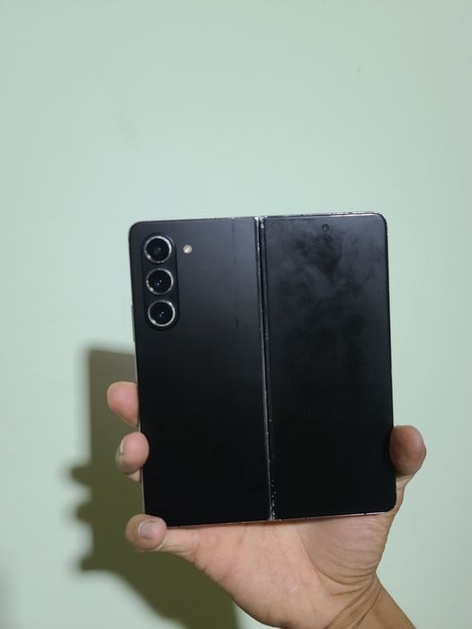 Samsung Z Fold 5