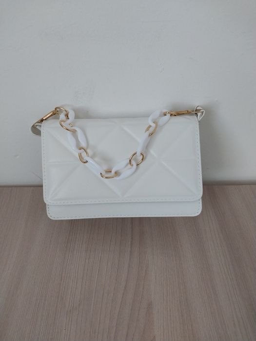 4000тенгеден Жаппай сату.Распродажа каждая сумка по4000тенге