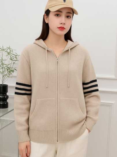 Женская трикотажная кофта