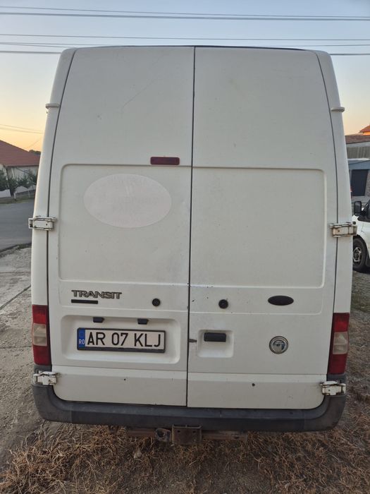 Vând autoutilitară Ford Transit, anul 2007, motor 2400 cm3