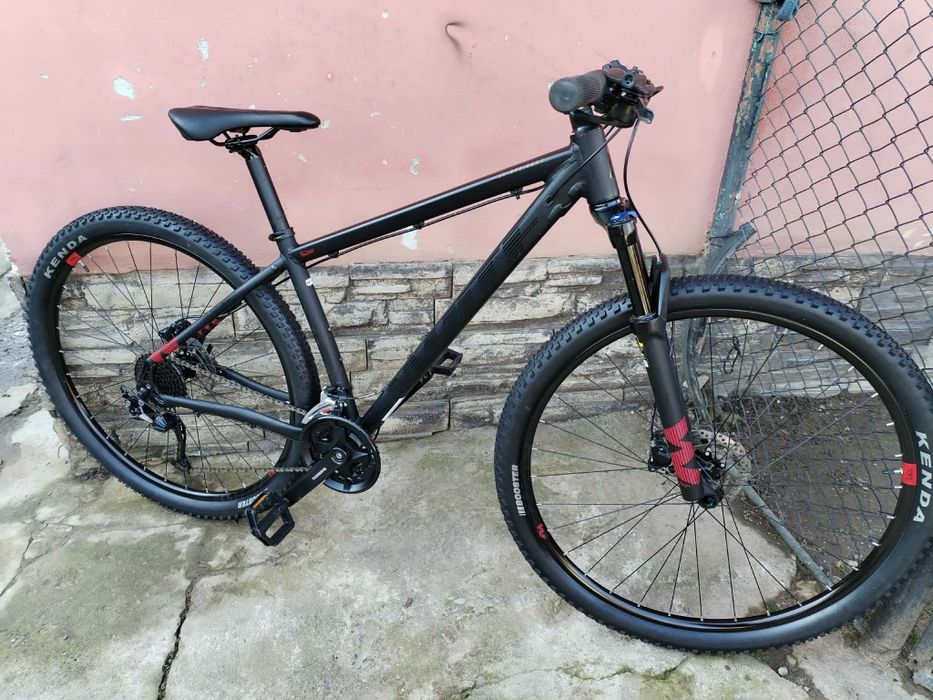 Bicicleta White hardtrail roti 29 frane disc hidraulice