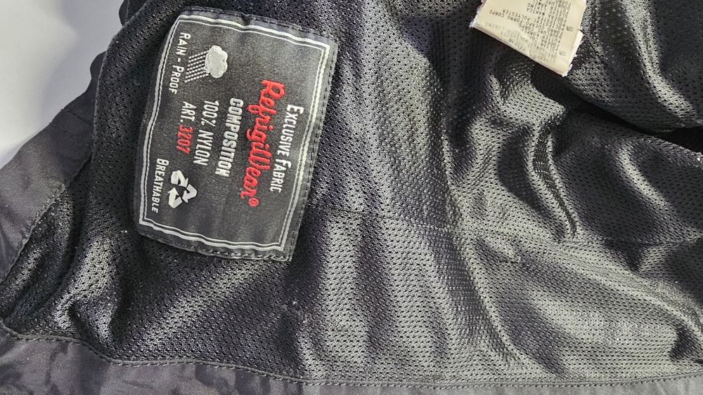 Geacă marca Refrigiwear