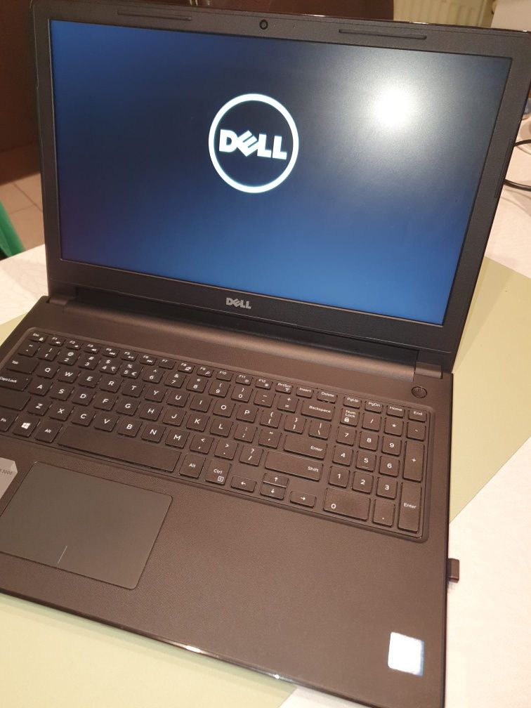 Laptop Dell inspiron i3 7020u