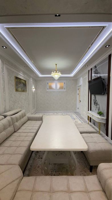 Продается 3 ком. Квартира площадью 90 кв.м. Ор. Панжоб мечеть