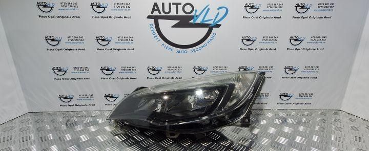 Far stanga fundal negru Opel Astra J Facelift