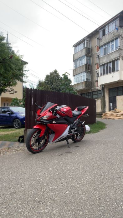 Vând yamaha yzf r125