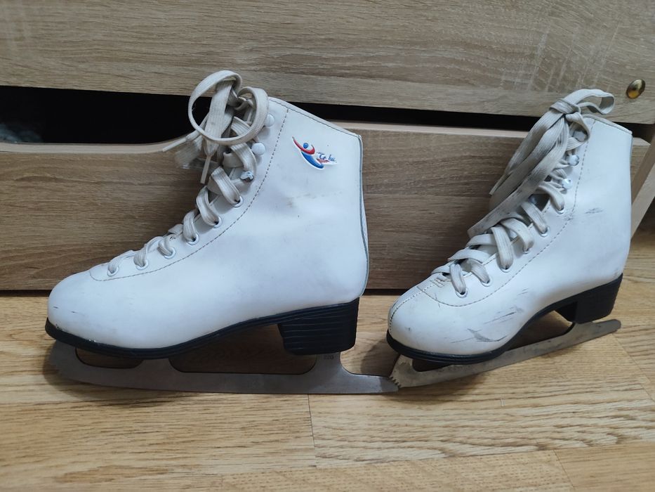 фигурные коньки размер 35