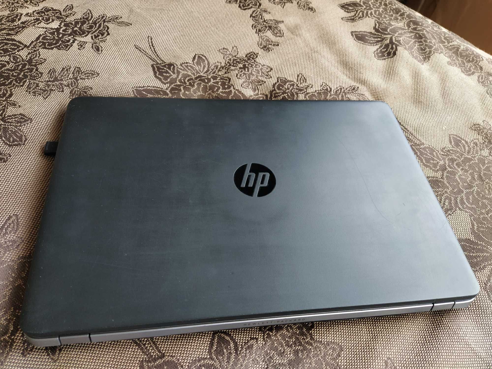 Продавам използван качествен лаптоп HP ProBook 455 G1.
