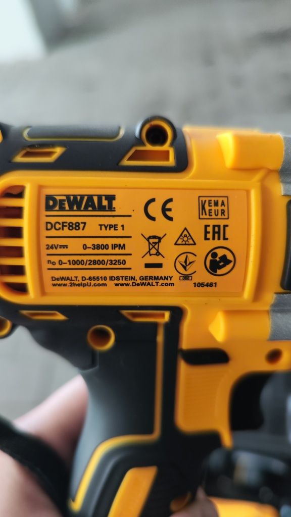 DeWalt акумулаторен гайковерт