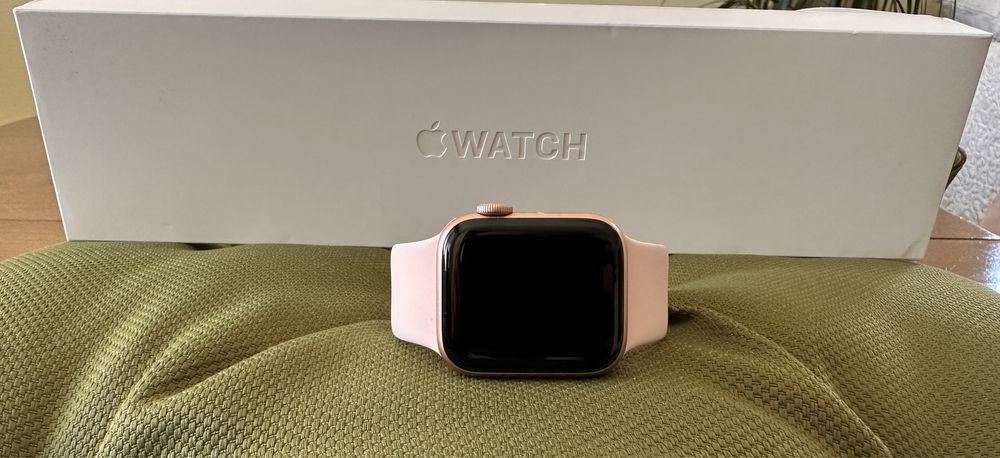 Apple Watch серия 6 Gold Pink - оставаща гаранция